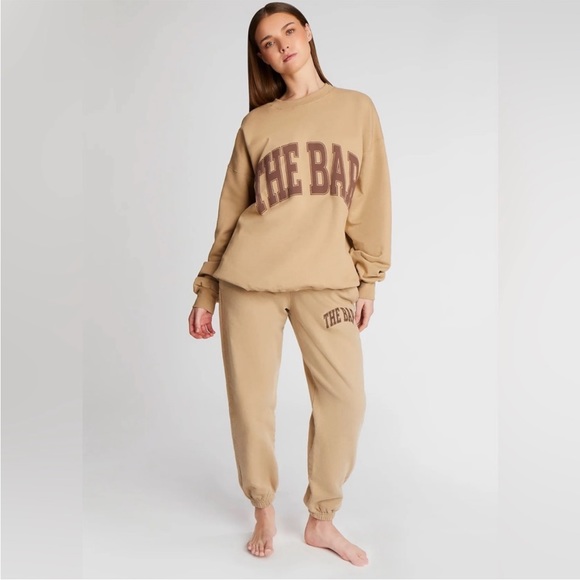 *SOLD*✨NEW!✨The Bar Varsity Sweatpants in Chocolate Chip - Picture 2 of 11